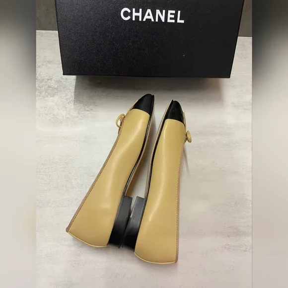 Chanel Beige and Black Women's Ballet Flats - Picture 7 of 9